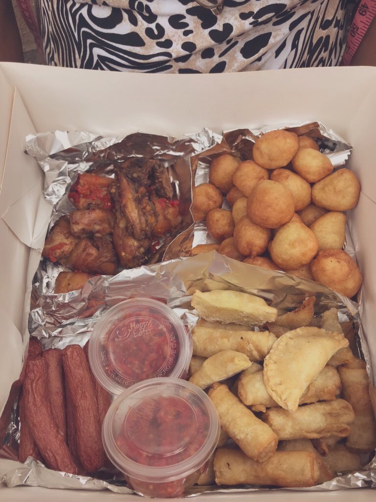 immschops's tweet image. Good morning beautiful people of portharcourt, I am still your plug for tasty and affordable small chops in portharcourt 🥰
Frame 1:N1,000
Frame 2:N2,000
Frame 3:N3,500
Frame 4:N7,000
