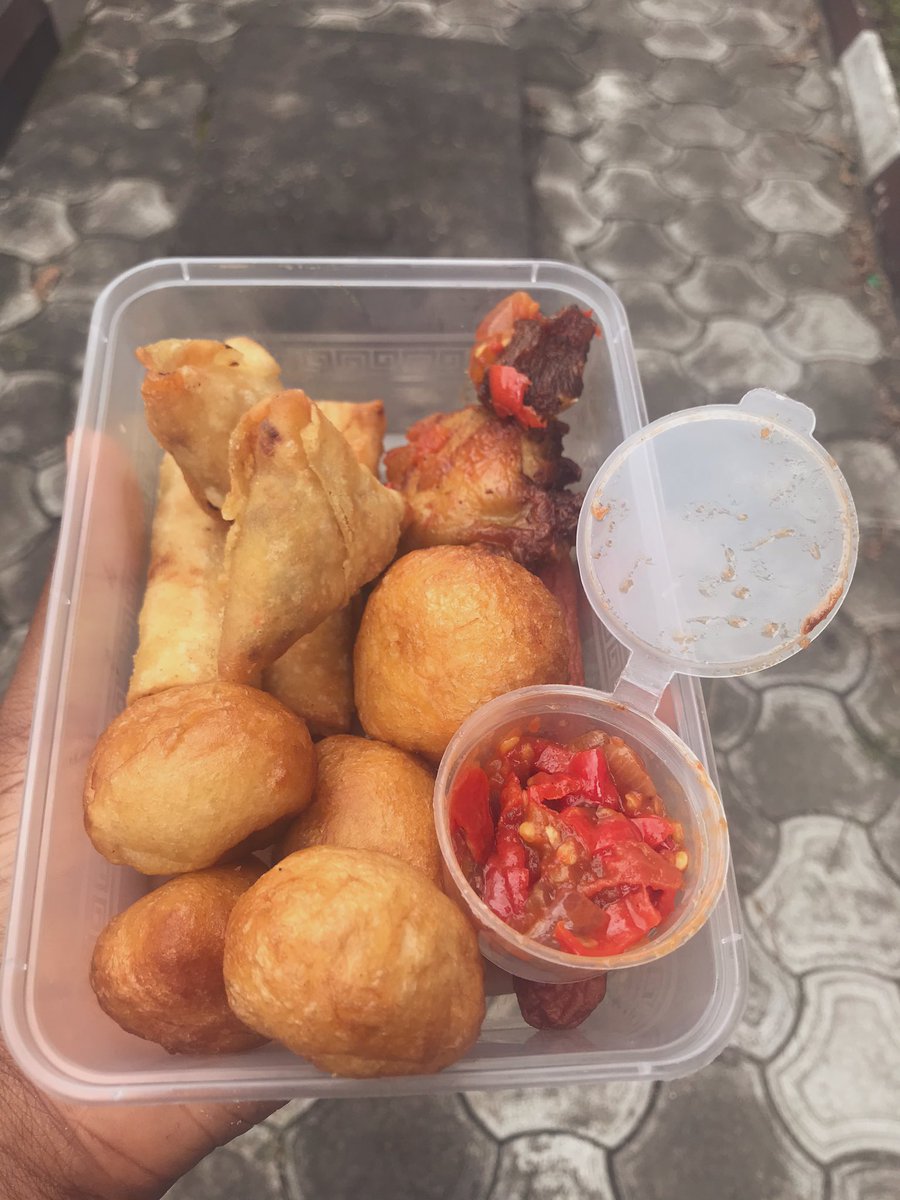 immschops's tweet image. Good morning beautiful people of portharcourt, I am still your plug for tasty and affordable small chops in portharcourt 🥰
Frame 1:N1,000
Frame 2:N2,000
Frame 3:N3,500
Frame 4:N7,000