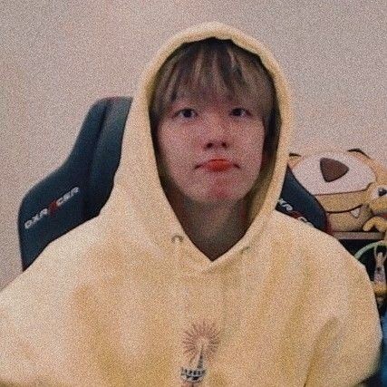 srhxpcy's tweet photo. baekhyun in white
-a small thread https://t.co/cWbH3Oa9tN