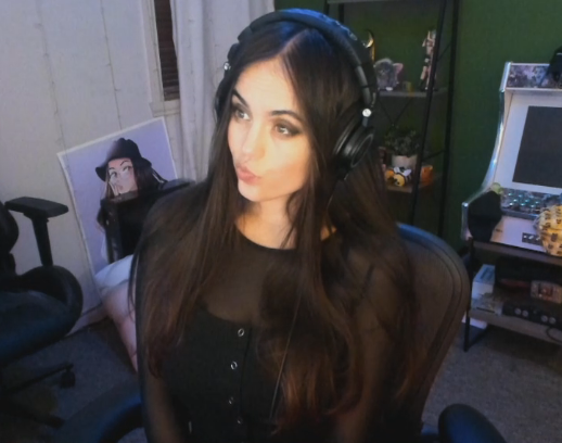 hey imagine if you came and watched my first impressIONS FOR SEASON 6 APEX AHHHHHH !!!!!! https://t.co/qnGmsjX6Yo <a href="/tag/ad"class="tags"><span>#ad</span></a><a href="/tag/apex"class="tags"><span>#apex</span></a>