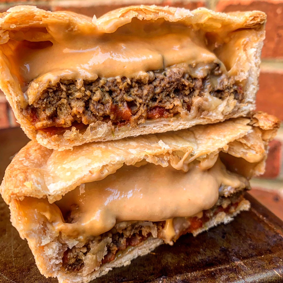 PieDealersLDN's tweet photo. The OG vegan cheezeburger pie has cheddar cheese sauce, fat burger patty, gherkins and ketchup, all incased in our signature buttery pastry. Available in our online shop https://t.co/q8LGN5tzo3
#burgerpie #veganburger #vegan #youngvegans https://t.co/GtknOTuuxw