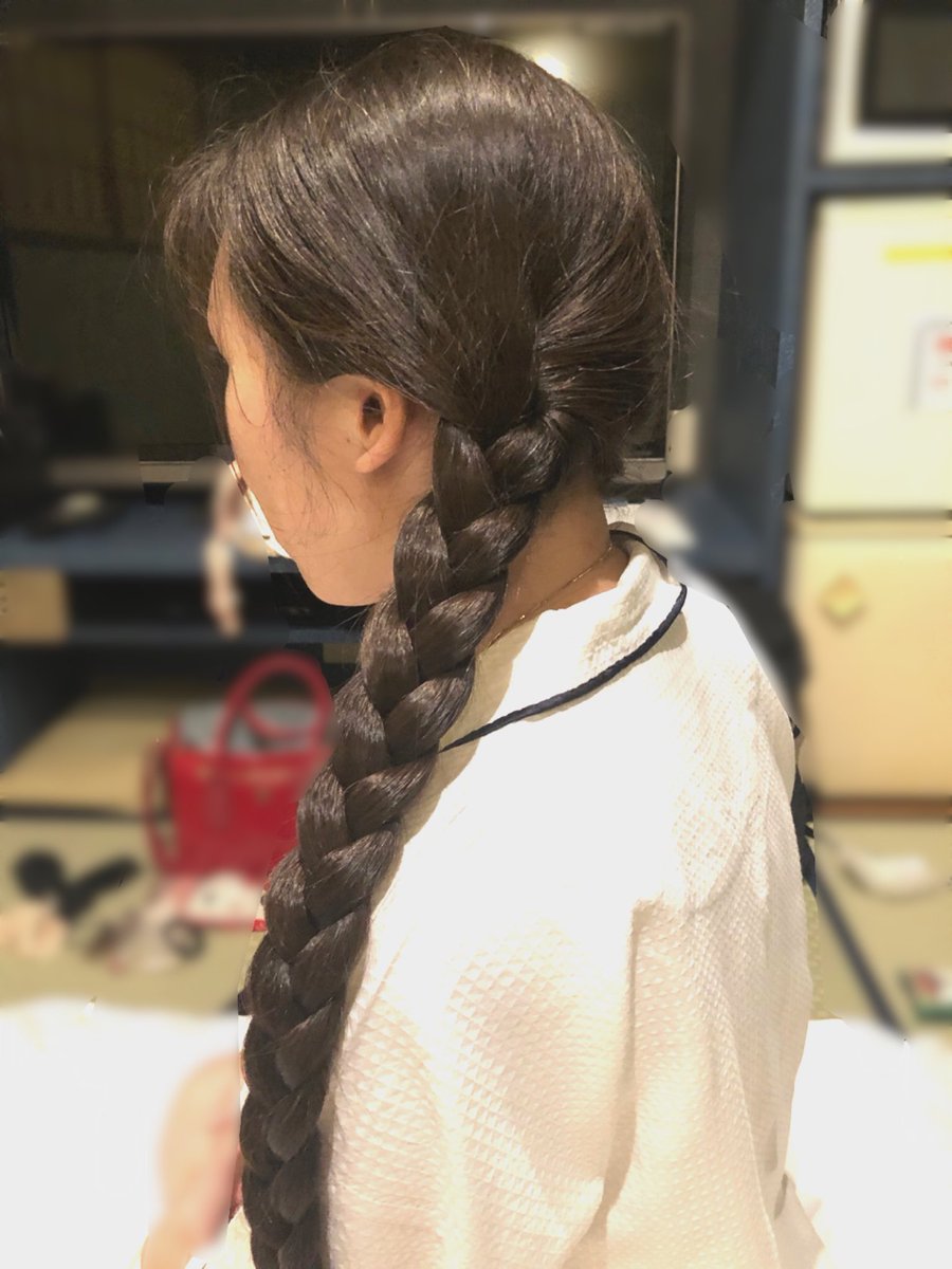 髪の毛切らないかえで 鶯谷おかあさん 公式 Twitterren 三つ編み4選です 私は編み込みが好き なぜなら 自分でできないから ロングヘア 紙フェチ Longhair 髪の毛切らないかえで 鶯谷おかあさん 公式 Twitterren 三つ編み4選です 私は編み込みが好き なぜなら 自分でできないから ロングヘア 紙フェチ Longhair