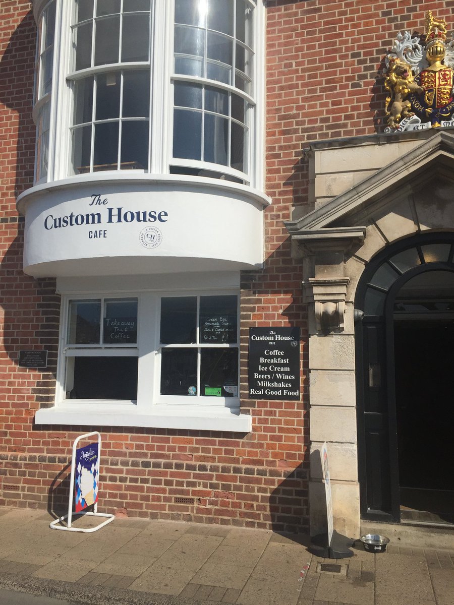 2020Mywey's tweet photo. Custom House Quay has been situated on the harbour since 2019. With a widely varied menu and delicious takeaways available with plenty of sanitising throughout the cafe, why not take a walk along Weymouth’s beautiful harbour and stop off at the Custom House outside seating? https://t.co/83y6fVaZd4