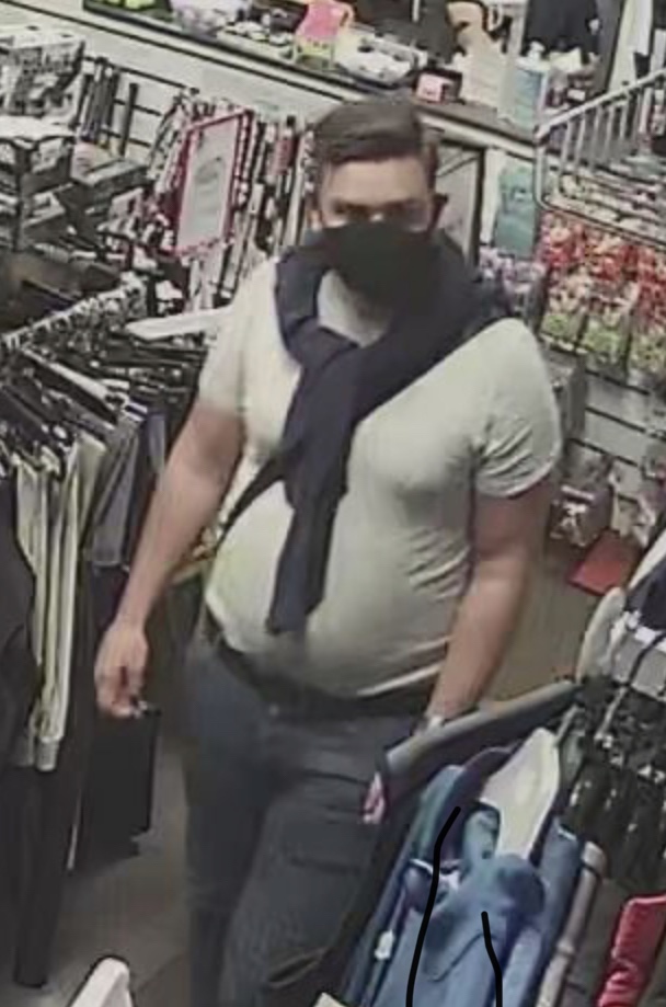 midlandsgolfuk's tweet image. This low life tried to steal some driver heads from one of our stores. Luckily we're always alert, the staff managed to scare him off. We know that he has stolen at least 3 heads from one other golf shop, and is likely working with someone else. We want him caught. Please share
