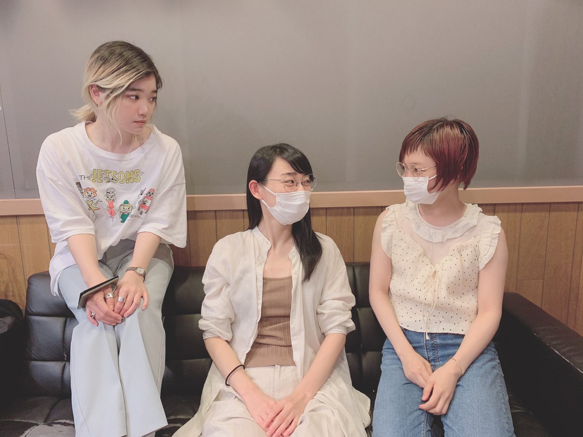 BiSHcase's tweet photo. 位置バグでチッチさんスマホブチ破ってるかと思った https://t.co/zq7ynvL3kF