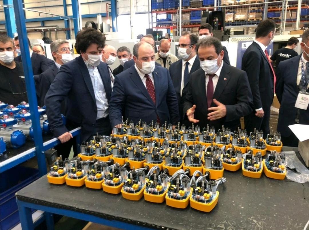 Kosgeb's tweet photo. •Stratejik Ürün Destek Programı'ndan faydalandı, ilk ‘Çok Turlu Elektrikli Aktüatörü’ üretti.       
                    
•Alanında birçok yerli ürüne imzasını atan @smstork, 87 ülkeye ihracat yapıyor.

👉: https://t.co/hs1c603frq

#KOSGEBleDahaGüçlü💪 https://t.co/EfBNa7ftRy