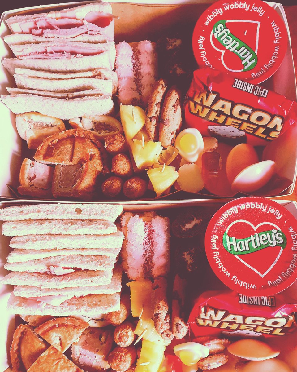 PIEd_PIEper's tweet photo. Retro Packed Lunch Popup 🇬🇧
#popuppicnicschester #Chester #foodpics #afternoontea #picnicfood #bestofchester #chesterfood #chesterfoodanddrink #retro #1980s #schoolmemories #cheeseandpineapple #beefpaste https://t.co/pCT9X7HO6k