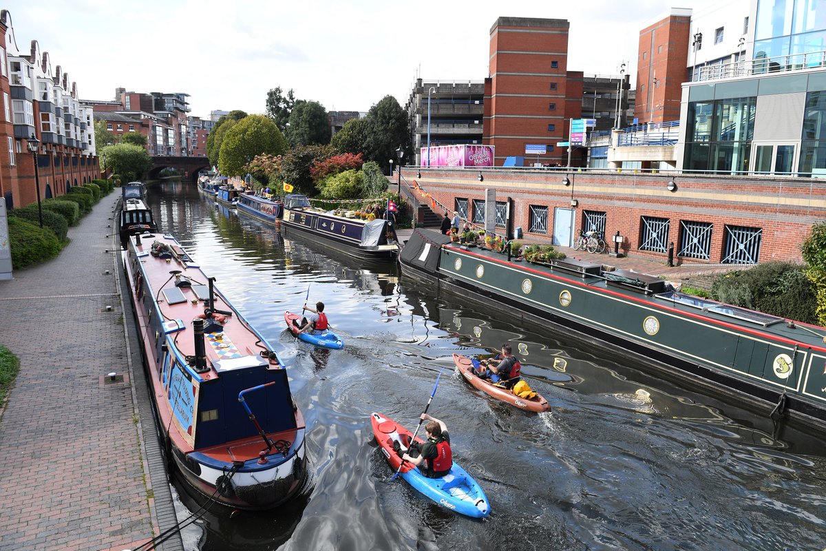 We know many of you #exercise at your local canal or river and we’d love to hear your stories or see your favourite photos of exercising by water. Perhaps you spotted your favourite wildlife whilst on a run or kayaked through a bustling city. Share your #CanalMemories with us.
