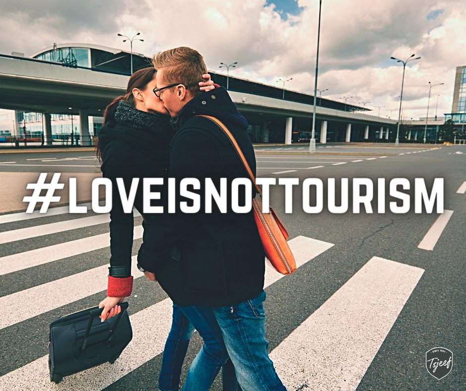 JONGCDENV's tweet photo. Onder de hashtags #LoveIsEssential en #LoveIsNotTourism willen koppels aandacht vragen voor langeafstandrelaties over de grenzen heen. Wij pleiten voor een duidelijk kader om reizen voor liefde mogelijk te maken. 🧡

Lees de volledige tekst hier. 👇
https://t.co/yGH2upHBc0 https://t.co/yd7donflwz