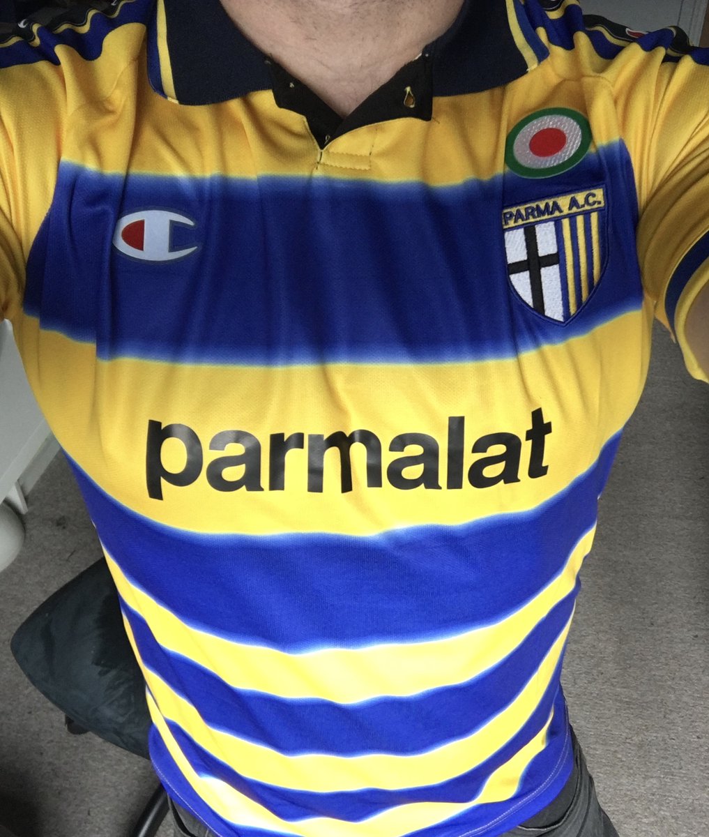 conanriquelme's tweet photo. Champion’s retro release of Parma’s classic 1999 home for my @homeshirts1 today. Loveliness. #Homeshirts #footyshirttowork #showoffyourshirt #getyourkiton #isolationshirts #shirtinginisolation https://t.co/EPUm1pV8OK