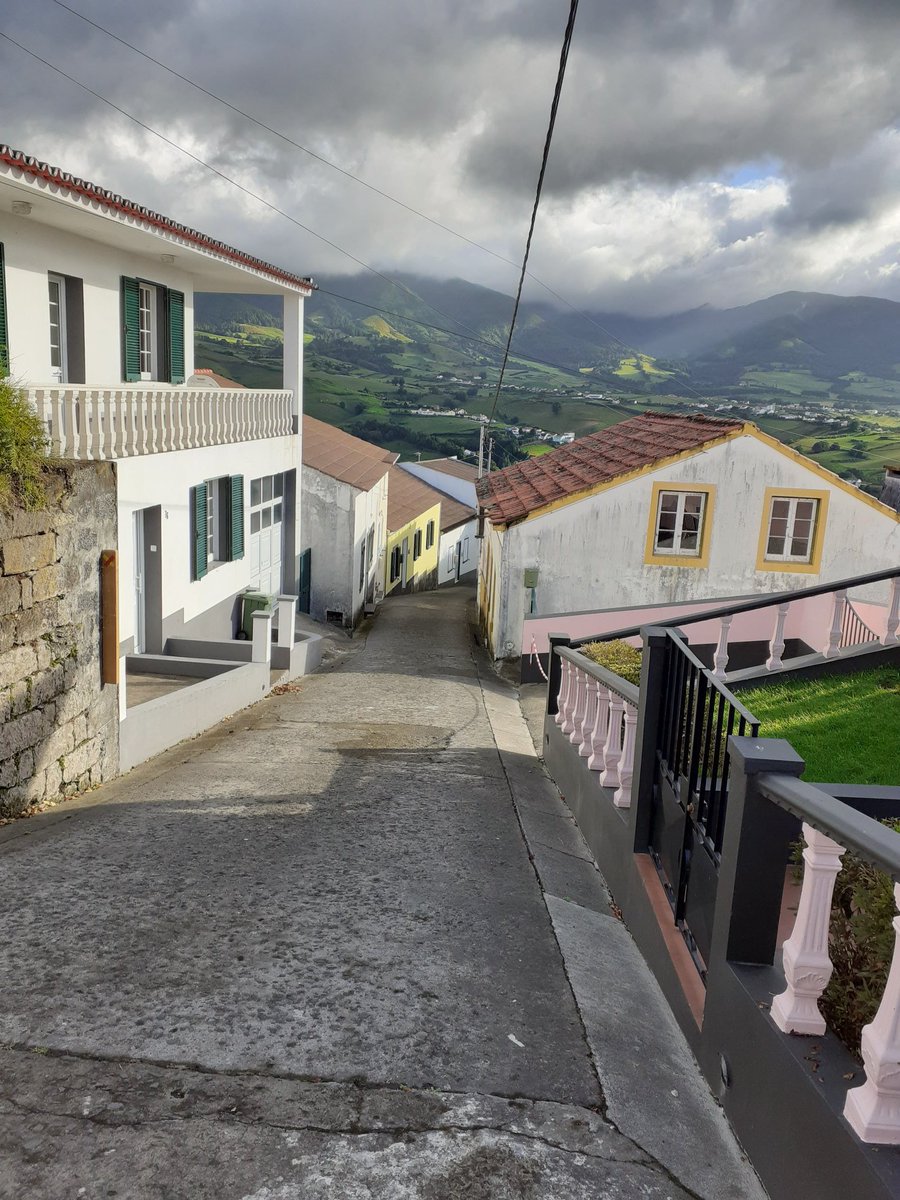 Had a chat with Rodrigo over coffee, he tells me about his life and his whereabouts.He has been a salesman in Porto, owned a tennis club in Spain, married, divorced, etc. A "Jack of all trades" I tell him in English.He seems not to know the expression but he likes it. 50/n