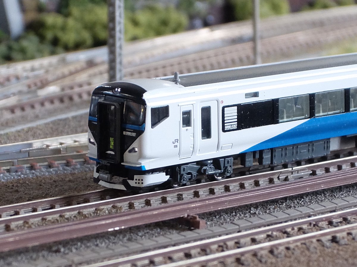 求人 東京 本日ご来店のお客様 E257系00番台とあの求人コンテナです Re Color リカラー みんなの口コミ