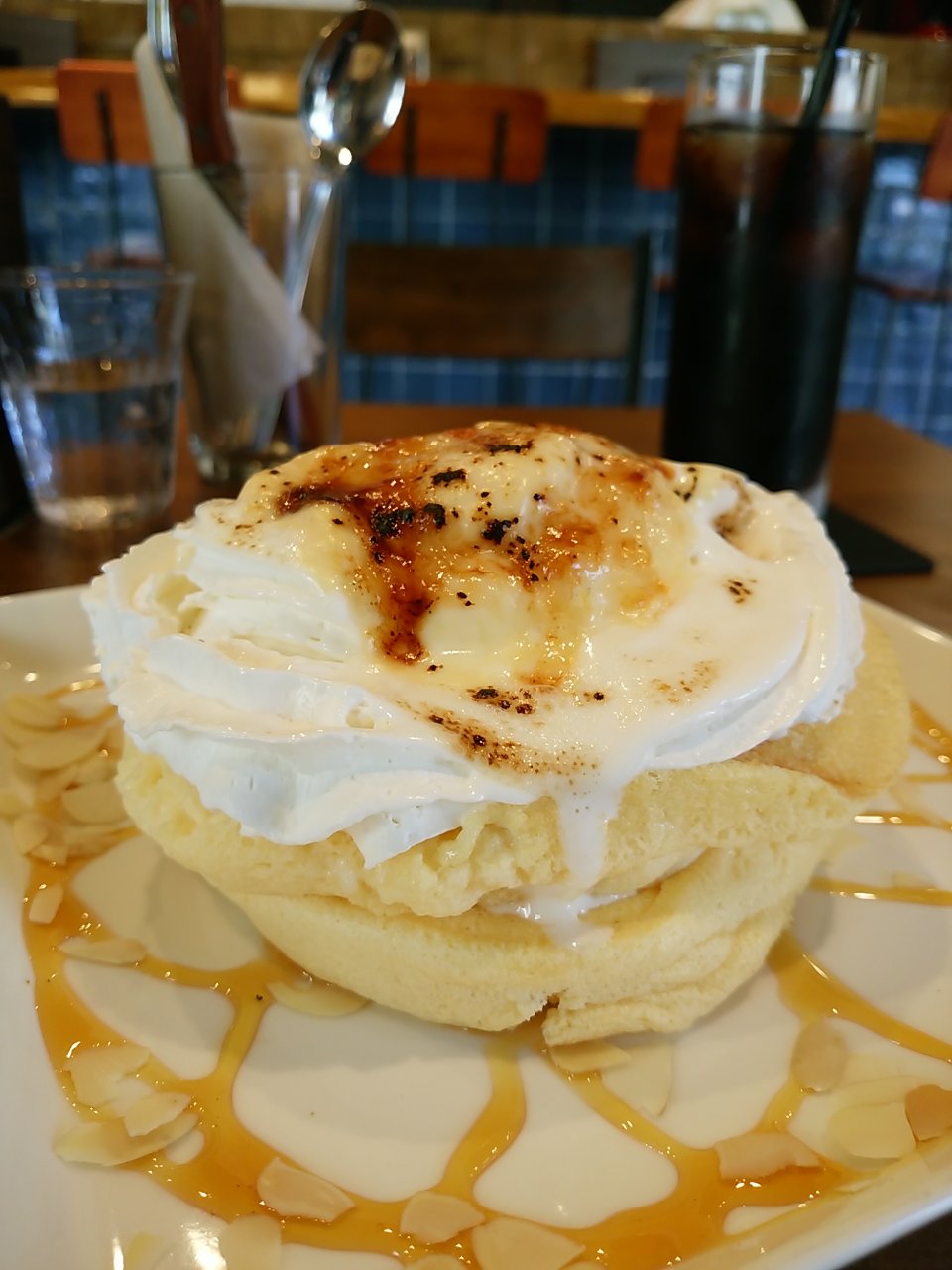Toshi Pancakes パンケーキ スイーツ 東京パンケーキ神7店 ルタンカルム 亀有 ふわっふわで厚めの大きなパンケーキ レギュラーメニューのベリーのパンケーキが特におすすめです しかも1 000円という価格でお値段もリーズナブルです パン