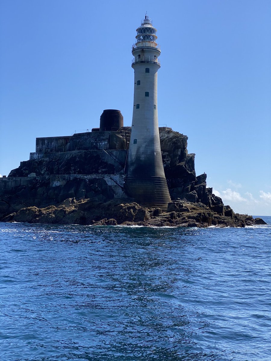 Phenomenal to get so “up close and personal” with the Fastnet yesterday on an unexpectedly glorious sunny day in Cork, followed by some time enjoying the sunshine on ⁦<a href="/oileanchleire/">Cape Clear</a>⁩ ☀️👌🏻 #PureCork magic
