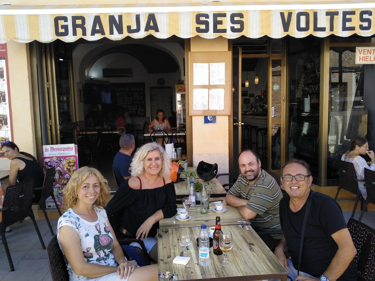 AnabelRiveras's tweet photo. Súper trobada amb bona gent. Estem fent la volta a #Mallorca de #variats.
Avui #Campos.

Propera trobada????

Ens has mancat @joancollet1 !!! https://t.co/yyLdHsIsRf