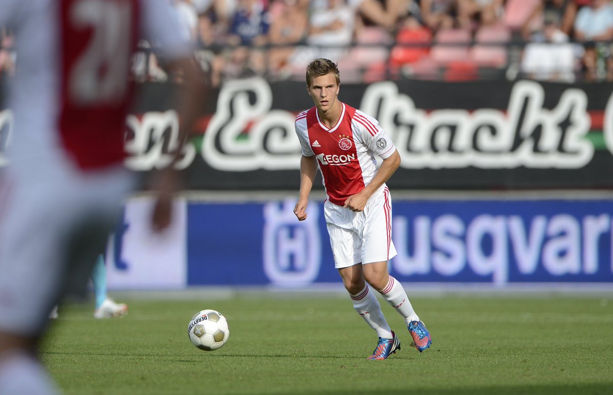 Ajax player moves to Brighton on a three-year contract