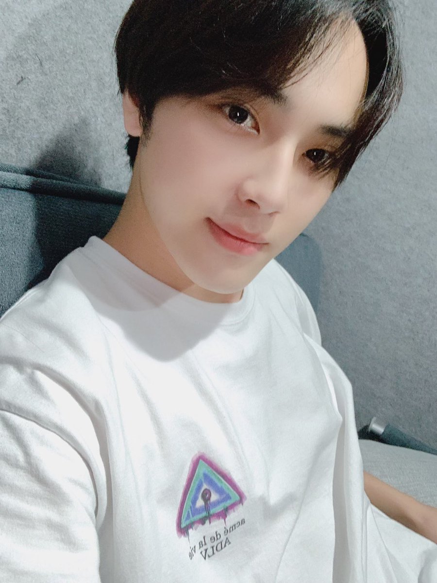 WE_THE_BOYZ's tweet photo. [주학년] 지치고 힘들때 내게 기대😊 https://t.co/WbB27UHgZT