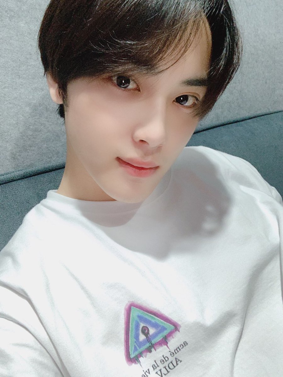 WE_THE_BOYZ's tweet photo. [주학년] 지치고 힘들때 내게 기대😊 https://t.co/WbB27UHgZT