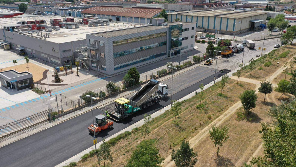 MacRebur tweet media