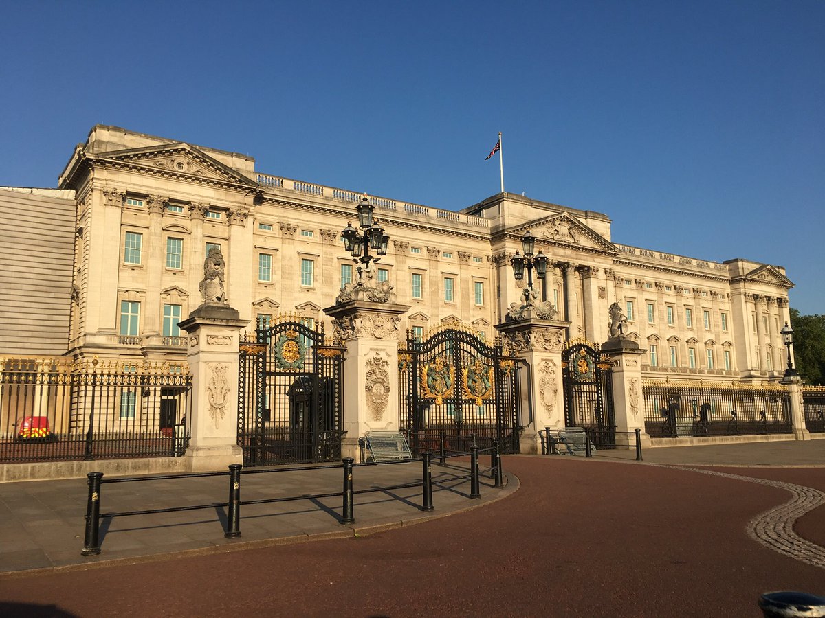 EventTransfers's tweet image. Visited @Gatwick_Airport already. 

Returning to North Wales now before back to the Palace this evening 

Listening to @SmoothRadio all the way

Travelling throughout the UK 
24/7 365