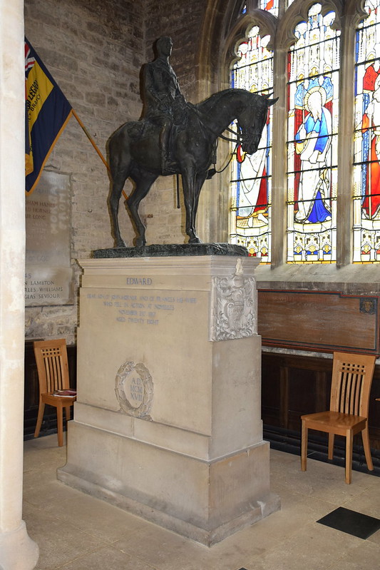 Like Raymond, his fellow Coterie member, Frances' eldest son Edward died in  #WWI. Again Lutyens was commissioned, this time producing, with Alfred Munnings, a large and impressive equestrian  #memorial, 1920 Images: Michael Day x 2, Gerry Morris and Hugh Llewellyn