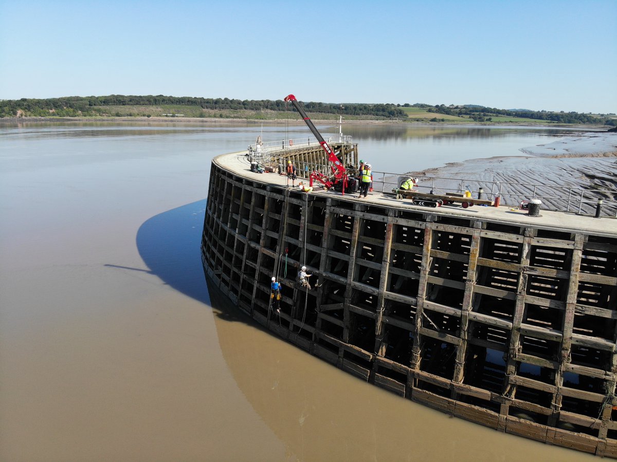 Thank you <a href="/BBCGlos/">BBC Gloucestershire</a> for interviewing me last week with regards to the <a href="/CanalRiverTrust/">Canal & River Trust</a> work at Sharpness pier. bbc.co.uk/sounds/play/p0…   listen from 1:55 <a href="/CRTWalesandSW/">Canal & River Trust Wales and South West</a>