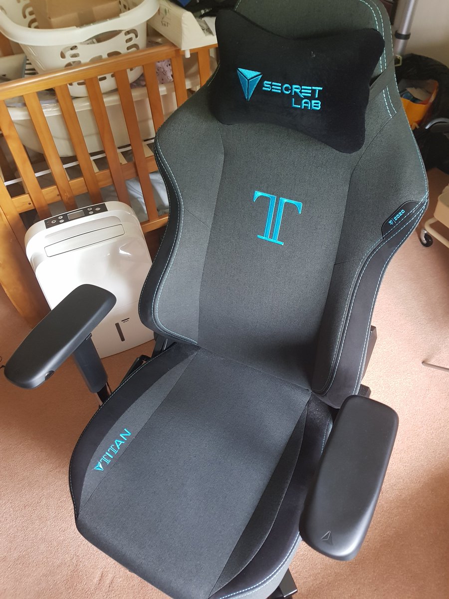 #Secretlab great new chair