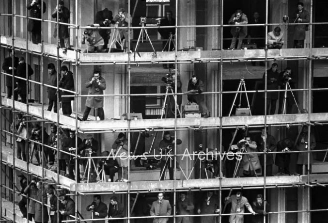 On #WorldPhotographyDay an image from the funeral of #WinstonChurchill 1965. St. Paul's photographers line the streets alongside spectators, Jim Ballard our man on the job took his lens off the procession for a moment onto the press pack #WorldPhotographyDay2020 @TimesPictures