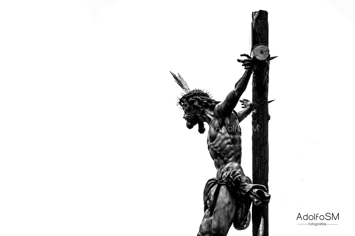 Este año nos hemos quedado sin Semana Santa, ¿entendéis ahora la importancia de la fotografía y del fotógrafo? Te hace soñar con los ojos, por esto y mucho más, Feliz día mundial de la fotografía a mis compañeros con el Señor de Nervión. https://t.co/YKwZzWoFwq