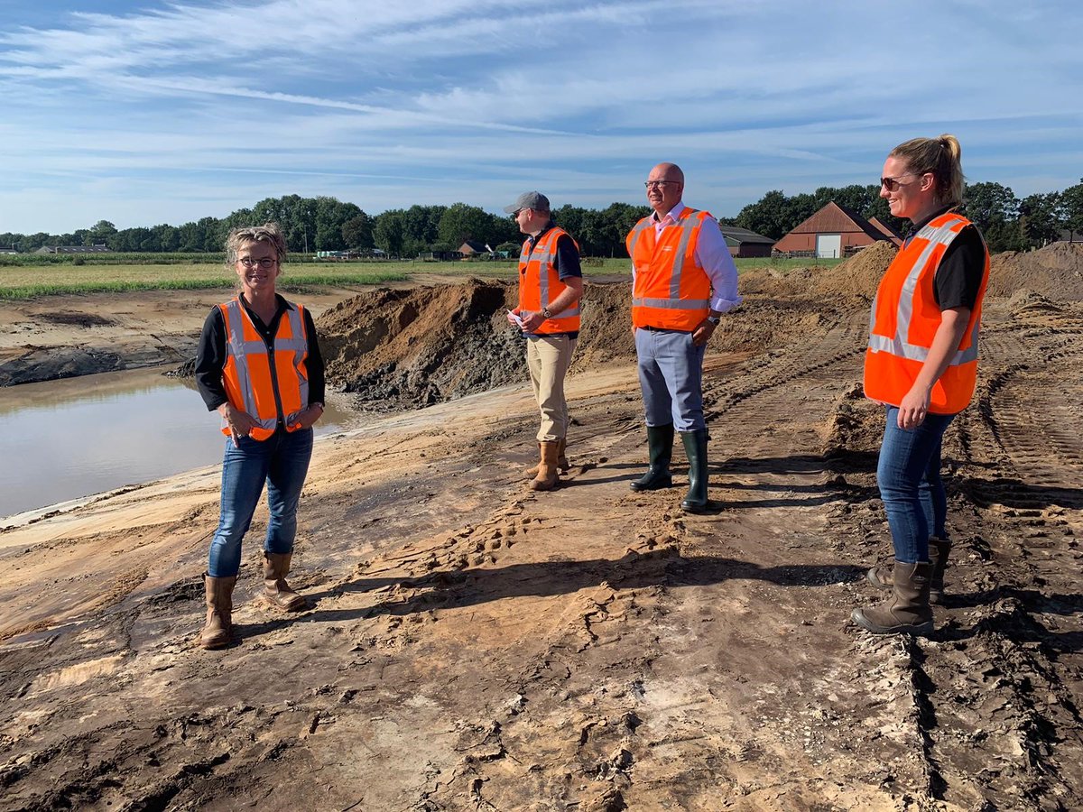 Gedeputeerde  <a href="/henkstaghouwer/">Henk Staghouwer</a>  was vanmorgen op werkbezoek bij de aanleg van de ecologische verbindingszone Westerbroek. Dit nieuwe stukje natuur verbindt straks het #Roegwold en het #Zuidlaardermeer met elkaar. 
prolander.nl/projecten/proj…