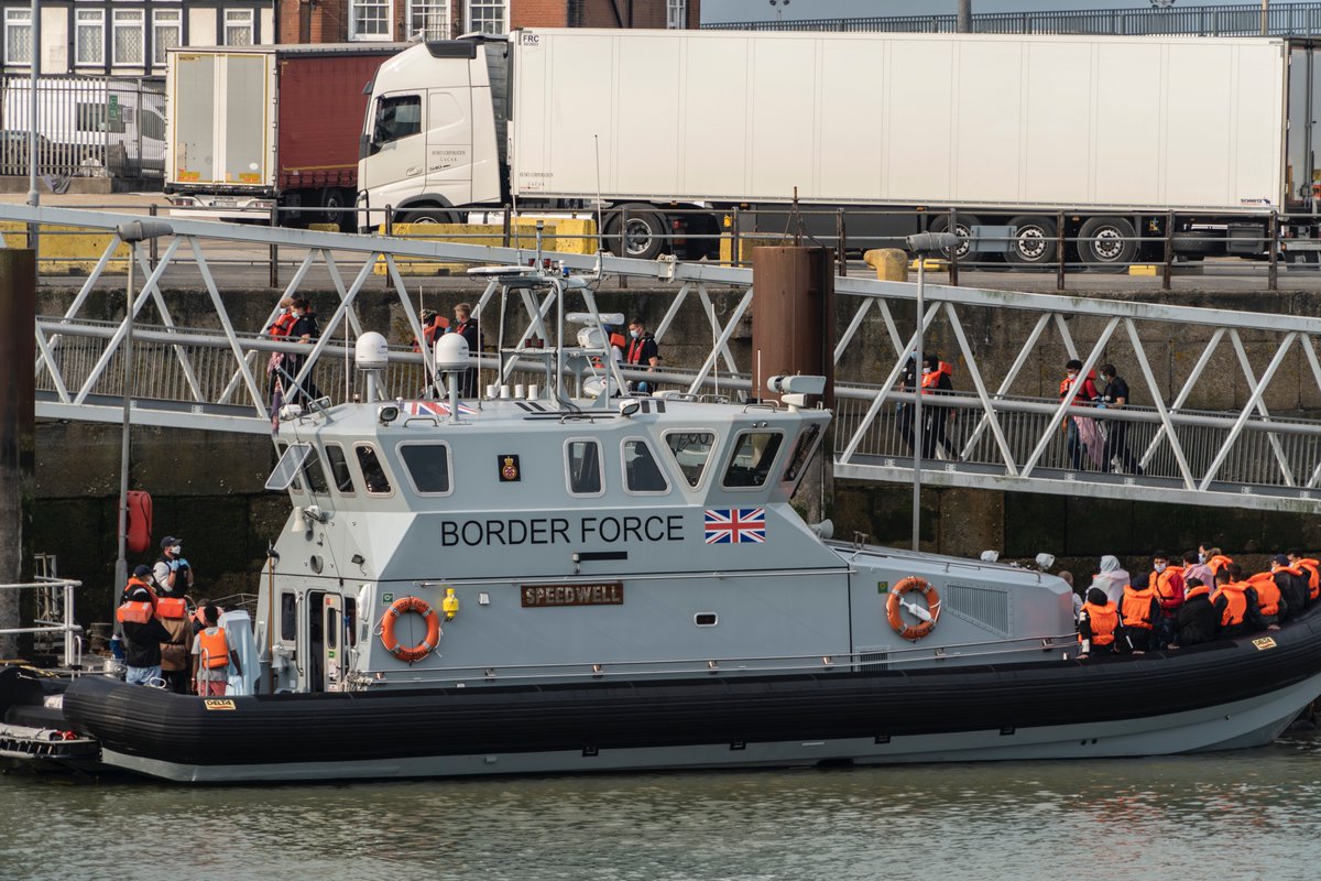 4-Last Tuesday (11/08/20) was the second time I have been down to  #Dover in the last fortnight and both times I have witnessed several boats being brought in by border force and large groups of migrants being unloaded.