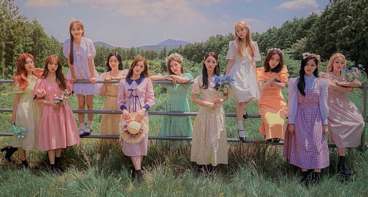 hyeheejinn's tweet photo. LOONA GIVING US ALL THESE CONCEPTS IN JUST A WEEK CMON GIRL GIVE US EVERYTHING https://t.co/t3Vj9X1aJN