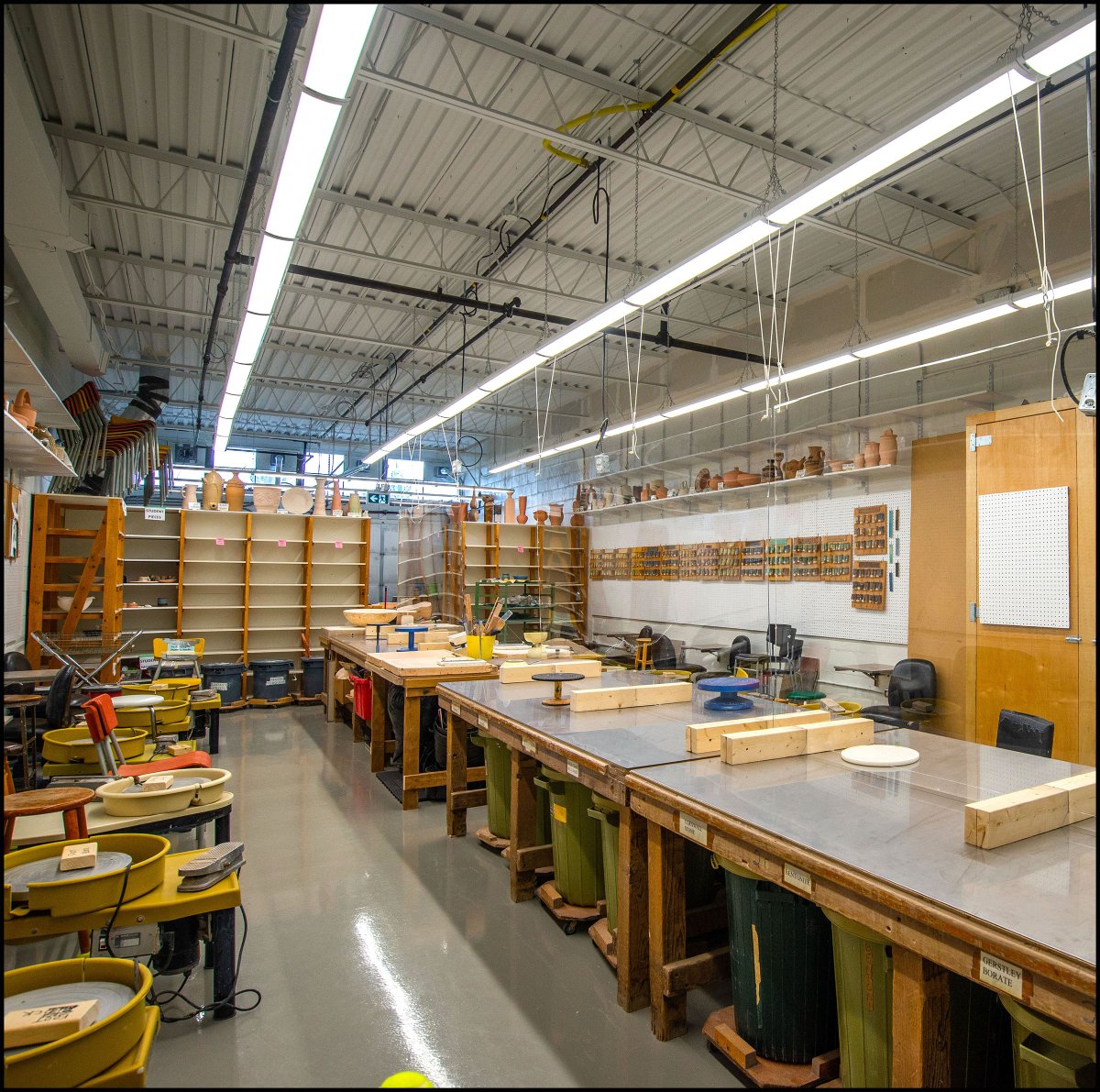 studio_potters's tweet image. Our new clean and bright studio space. Plexiglass shields, masks and social distancing to comply with covid_19 guidelines.
