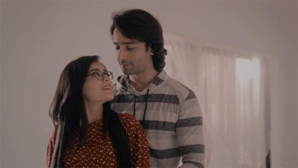 dont even seem like a couple. 7/8 #YehRishteyHainPyaarKe  #MishBir