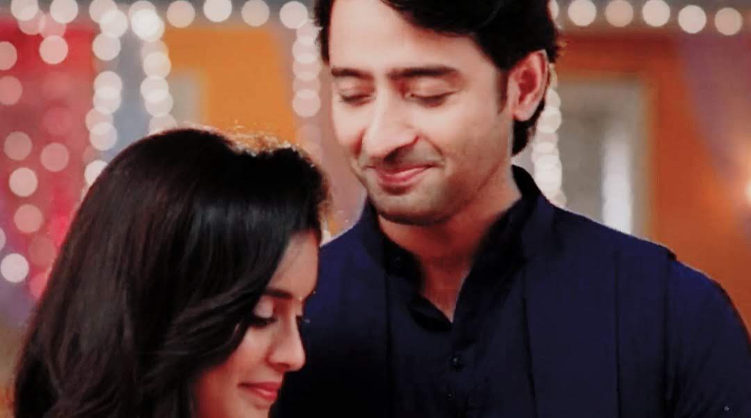 idk who calls them beautiful, utterly mesmerizing, simply gorgeous, set the screens on fire, has a separate fan base for their eye locks, hand holds, hugs, can be hot, sweet, adorable, sexy all at the same time? idiots. 8/8 #YehRishteyHainPyaarKe  #MishBir