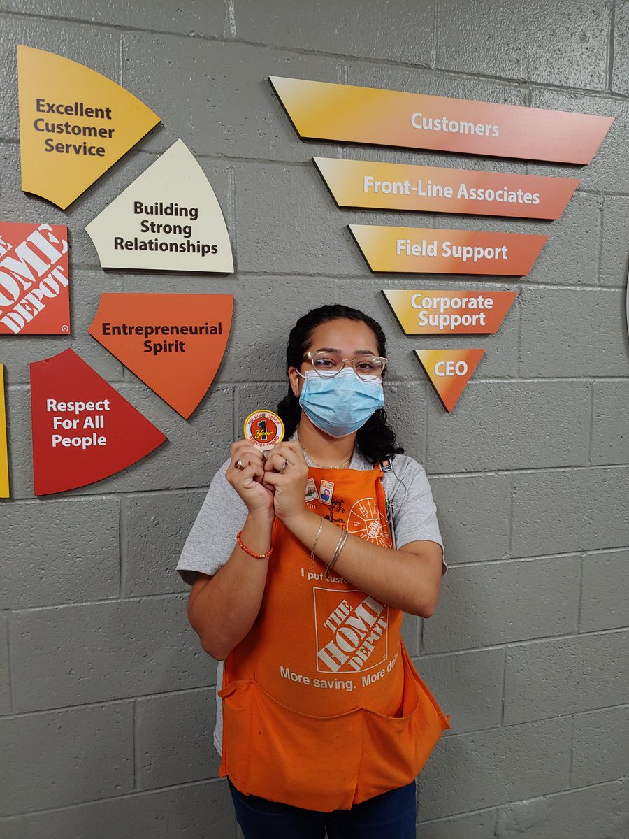 Congratulations to our D90 associate Dani on hitting 1 year with Home Depot!!! #4607 <a href="/kattyniner/">kathy</a> @ChicoEvansHD @sburton_thd