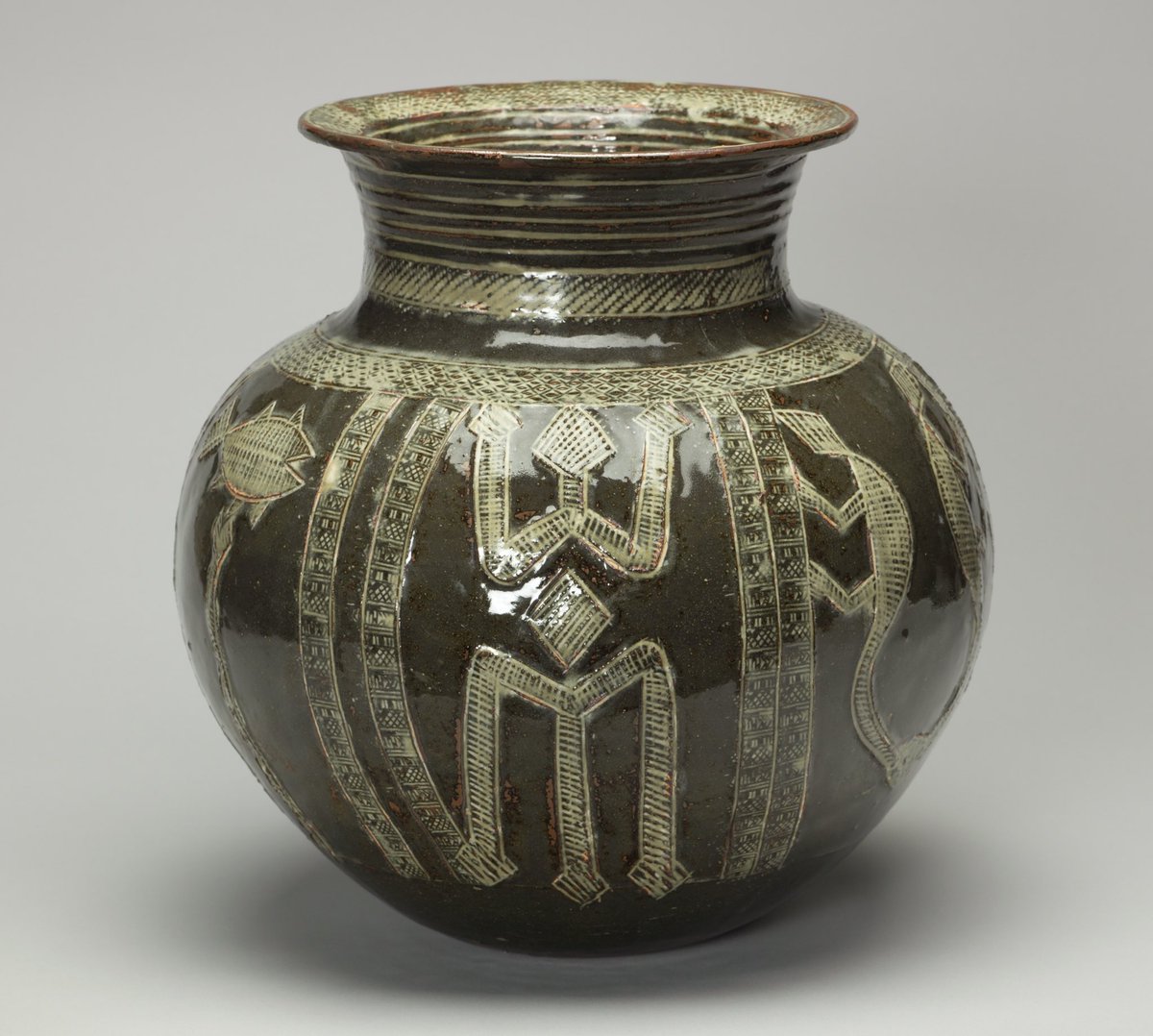 FitzMuseum_UK's tweet photo. #LookThinkDo
Next up in our selection of Look, Think and Do activities for families and children, we focus on this water jar by Nigerian potter, Ladi Kwali.
Visit https://t.co/asxkHcd4xH for the full activity.
*Artist credits in comments
#FitzVirtual #LadiKwali #NigerianArt https://t.co/U5UuJMoMJg