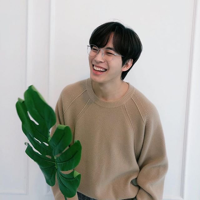  #VIXX's  #Hongbin as StitchA thread; #HAPPYHONGBINDAY  #VIXX  #빅스  #Hongbin  #홍빈  #빅스가6인지지