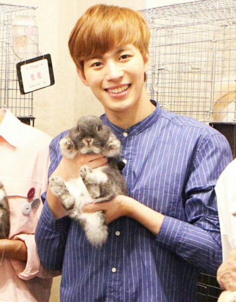  #VIXX's  #Hongbin as StitchA thread; #HAPPYHONGBINDAY  #VIXX  #빅스  #Hongbin  #홍빈  #빅스가6인지지