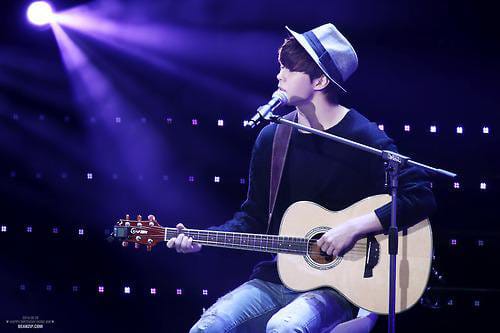  #VIXX's  #Hongbin as StitchA thread; #HAPPYHONGBINDAY  #VIXX  #빅스  #Hongbin  #홍빈  #빅스가6인지지