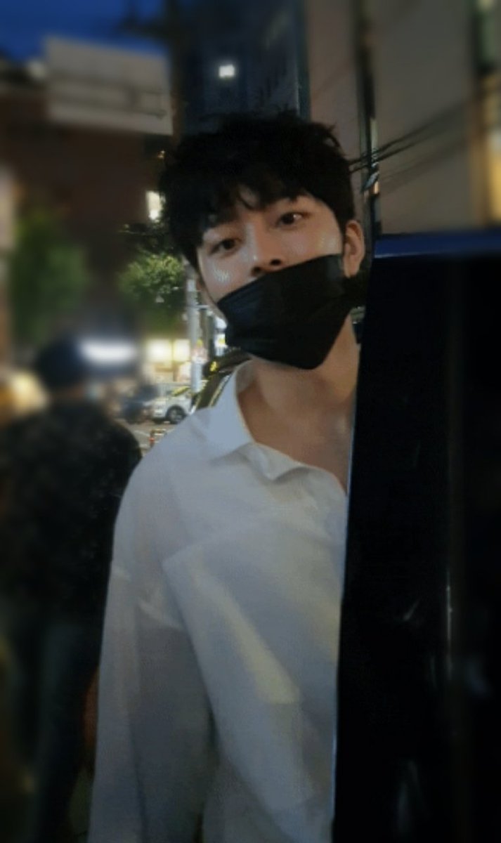 밤잘
밤에도 잘생겼다