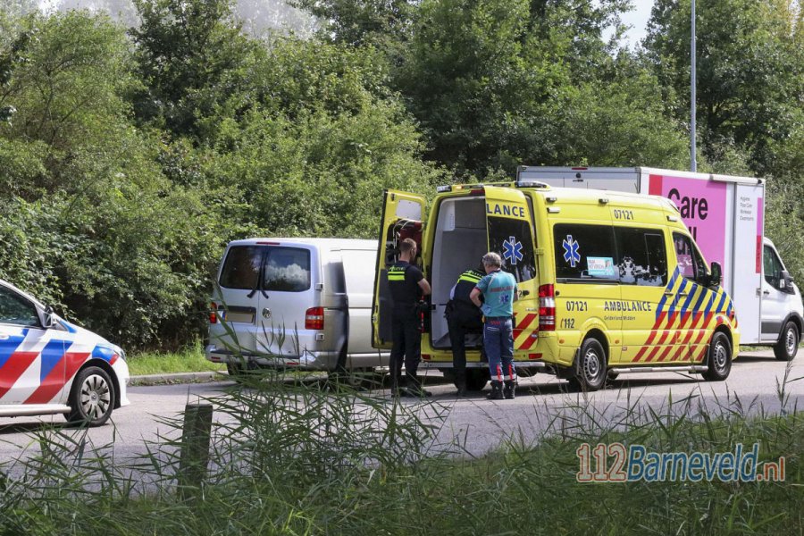 Verkeersconflict ontaardt in matpartij op afrit A30 bij #Ede. 112Barneveld.