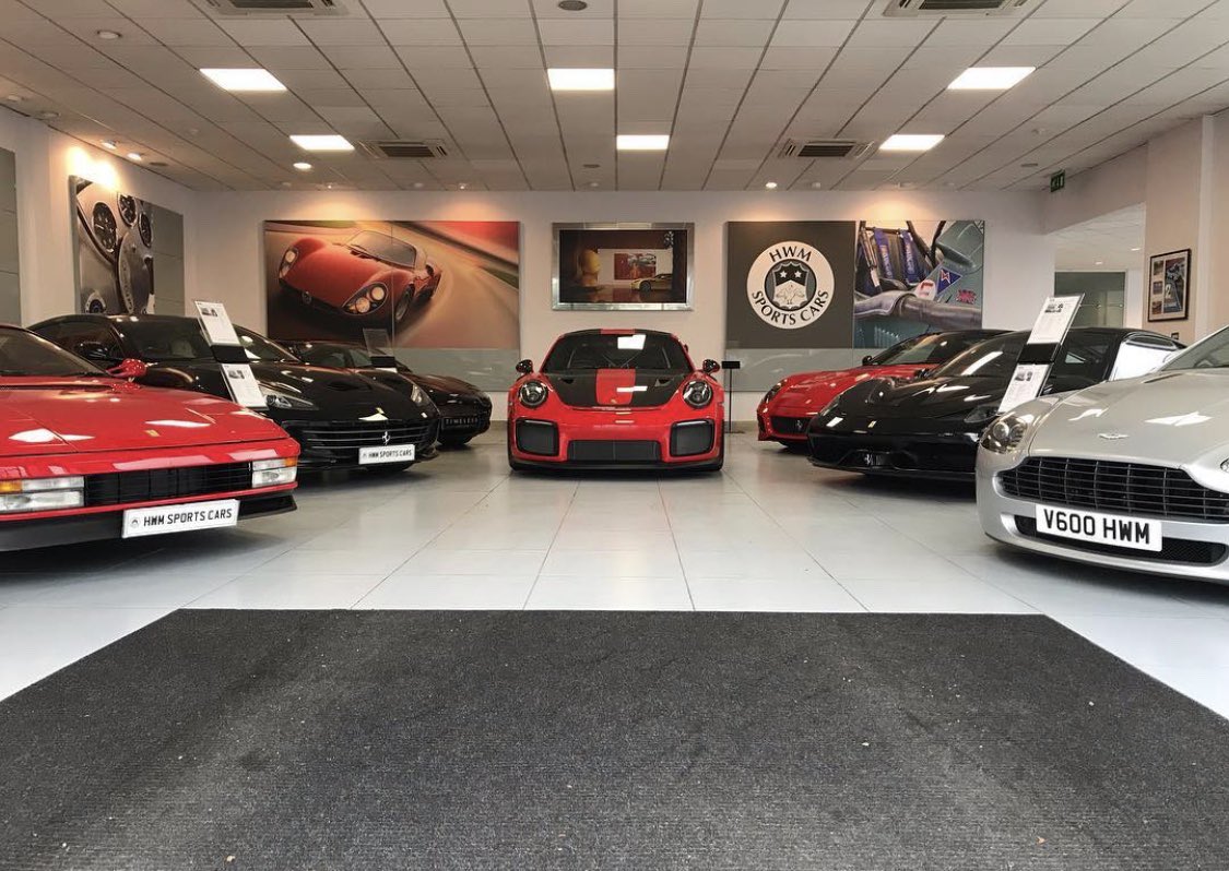 Another throwback to this epic sight! 
#astonmartin #porsche #ferrari #sportscar #car #cars #carsofinstagram #instacars #hwm #testerossa #scaglietti #vantage #gt2rs #epic #cargoals #luxurylifestyle #luxury #hwmsportscars #showroom #599gto #458speciale