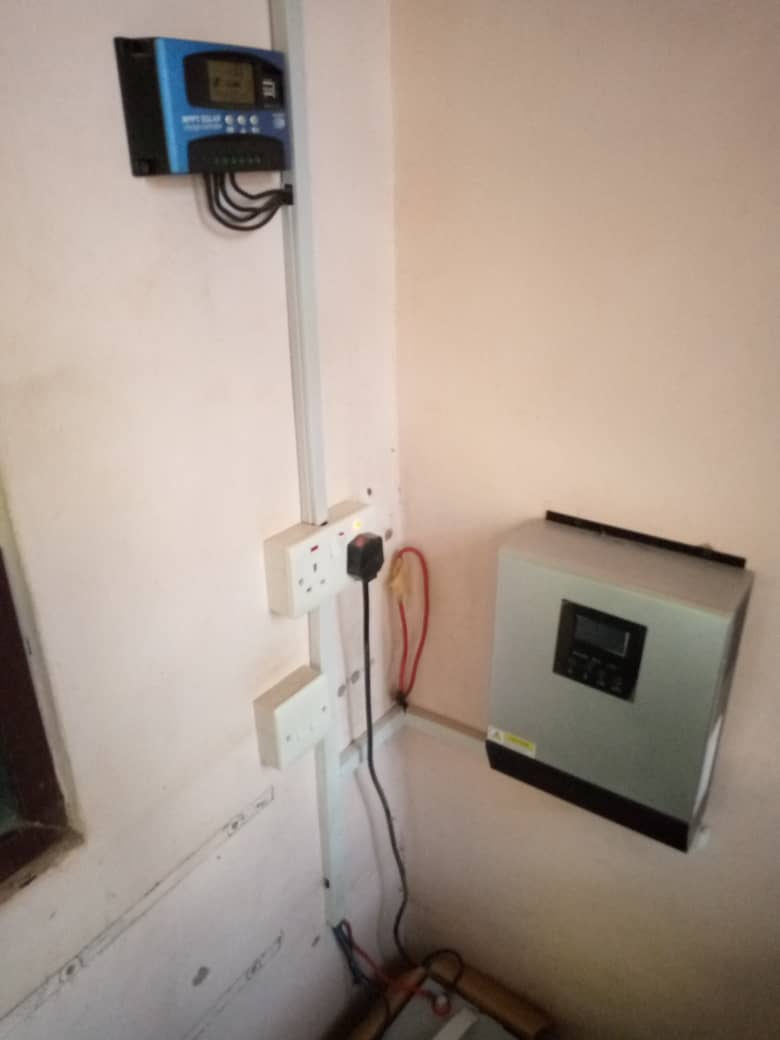 goldenagesolar's tweet photo. Get me referrals and get 10% on the tota contract sum🙌🙏 bless our hustle... Your No.1 Solar Energy Plug.
#solarstreetlight #solartrafficlight #solar #Ghana #schoolsreopening #bbnaijialockdown #dumsor @tesanoCNN @mep3tw3 @Sneaker_Nyame @_ewuraadwoa @WofahKay https://t.co/Cr4OhQrmfS