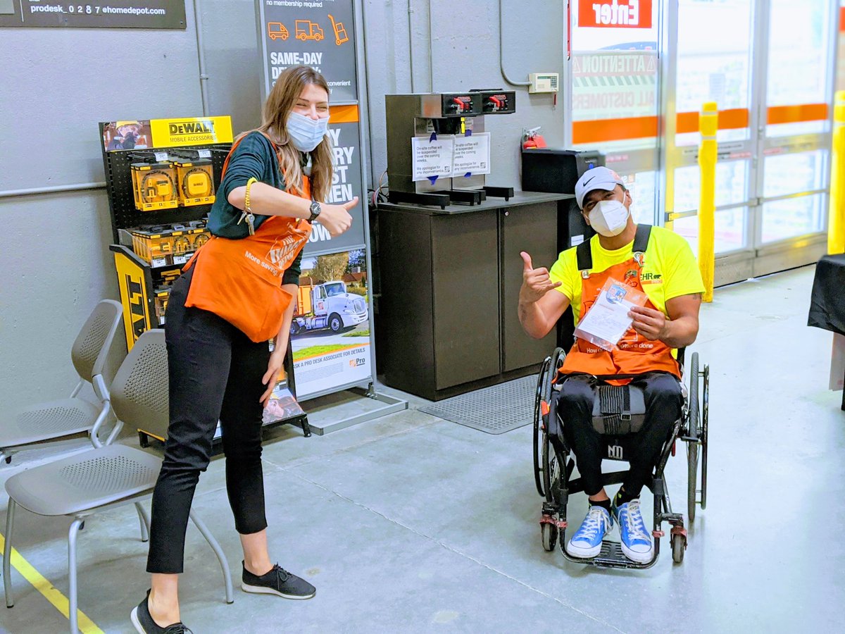 Jeremiah Post (@the_real_mizza) on Twitter photo Drenys being recognized by Pro Supervisor <a href="/BertaSimberg/">Berta Simberg</a> for all the incredible work he has been doing at the Pro Desk. Thank you for all you do! #oneteam2020 #voa365 #rewards #homerbadge Drenys being recognized by Pro Supervisor <a href="/BertaSimberg/">Berta Simberg</a> for all the incredible work he has been doing at the Pro Desk. Thank you for all you do! #oneteam2020 #voa365 #rewards #homerbadge