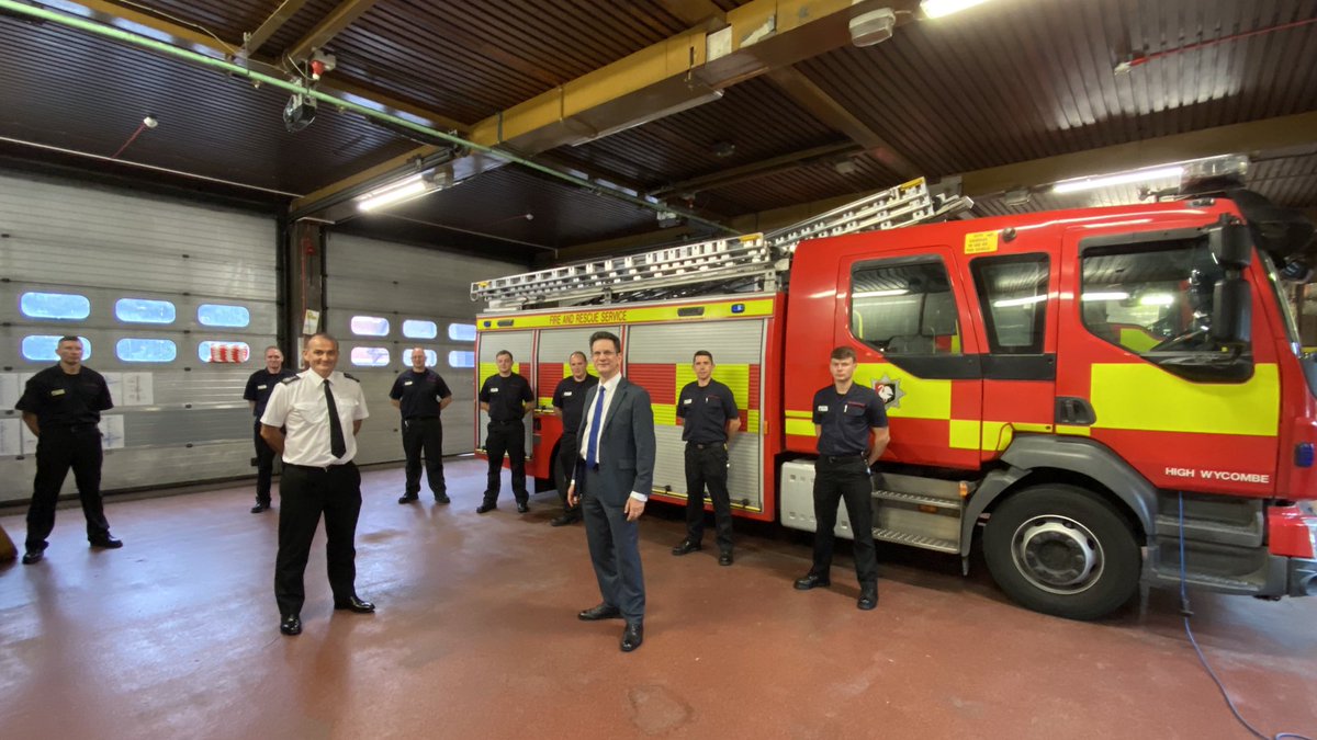 Our dedicated team in @Bucksfire are owed a HUGE thank you for rising to the challenge of #COVID19 

On top of the core fire and rescue task of saving lives, they have delivered PPE and food, provided training to drivers and care homes on infection control + much more

👏👏👏👏👏