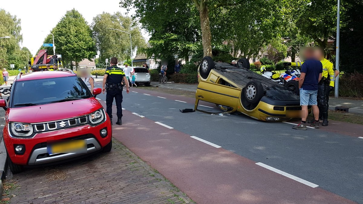 Lees alles over: "Ongeval Wognum, auto land op dak na botsing met stilstaande auto" op Medemblik Actueel | #botsing #medemblik #ongeval..