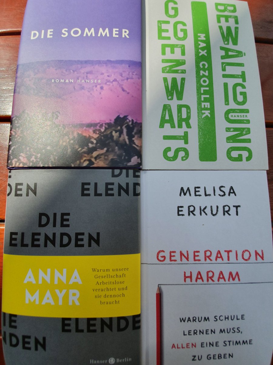 Ich finde es etwas dreist, dass die Vier ihre Bücher gleichzeitig droppen. Aber was willste machen, dann verbringe ich die nächsten Tage halt mit Lesen... 

<a href="/OthmannRonya/">Ronya Othmann</a> <a href="/MelisaErkurt/">Melisa Erkurt</a> <a href="/annaxmayr/">Anna Mayr</a> <a href="/rubenmcloop/">Max Czollek</a>
