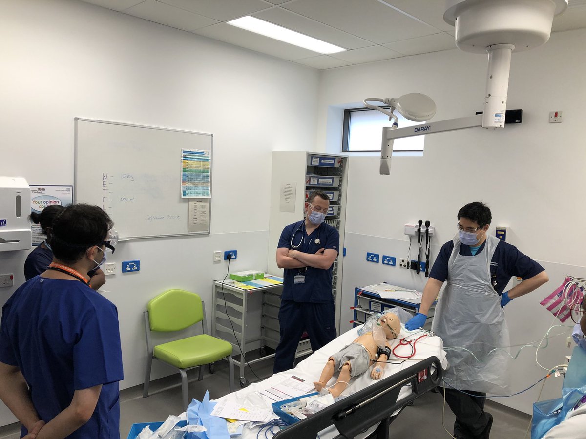 drsarahedwards's tweet image. @garufflewis and I doing an insitu paediatric sim in the Chrildrens ED .... as part of @EM3FOAMed education Wednesdays! #insitusimulation #MDT 

Great learning around calling for help, voicing that you’re worried that a child might be sick and don’t forget #sepsis