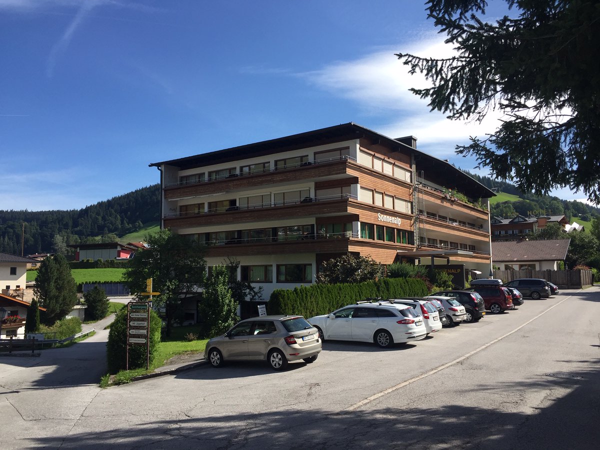 _AlpenTraum's tweet image. Ons appartement is beschikbaar van 29 aug. tot 26 sept. Voor een week of langer. In Wildschönau-Tirol is het nog goed toeven. Heerlijk nazomeren in de bergen, gratis gebruik van gondels. Gratis annuleren mogelijk. Bel of mail ons, contactgegevens staan op alpentraum-niederau.at